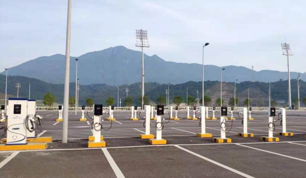 廣州馬會(huì)充電站交流充電樁+30KW直流充電樁項(xiàng)目案例